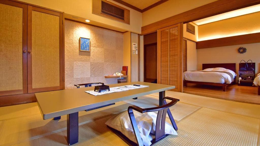 Tsukino Sumika Atami Juraku Hotel Extérieur photo