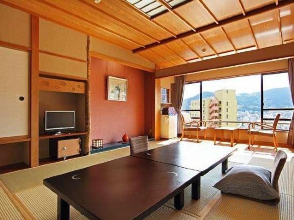 Tsukino Sumika Atami Juraku Hotel Extérieur photo
