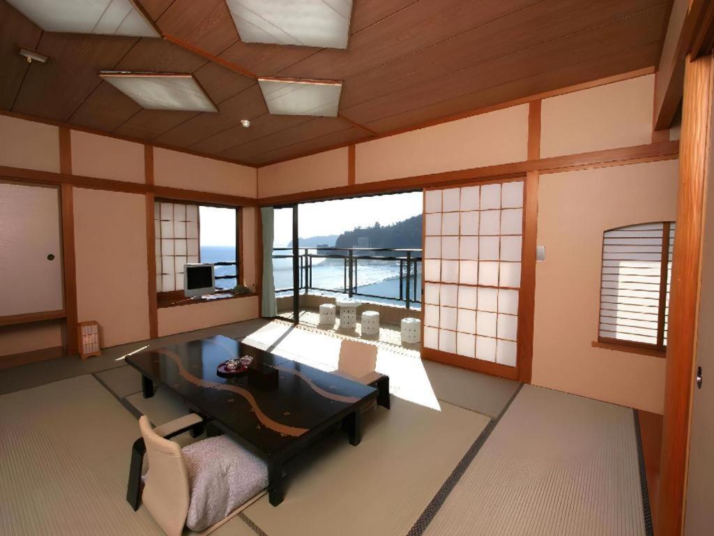 Tsukino Sumika Atami Juraku Hotel Extérieur photo